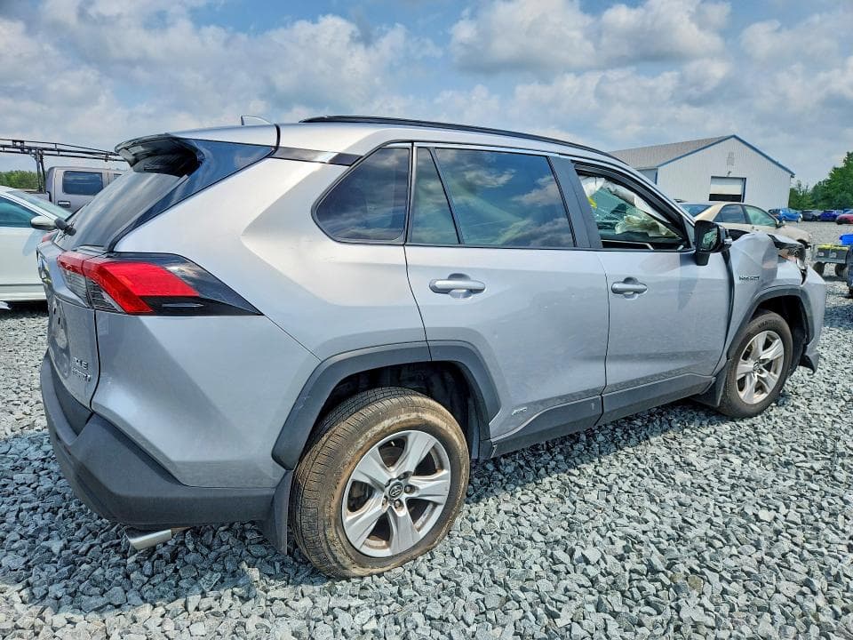 2021 TOYOTA RAV4 HYBRID XLE 3