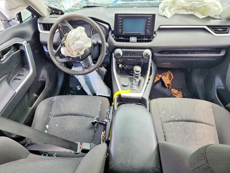 2021 TOYOTA RAV4 HYBRID XLE 8