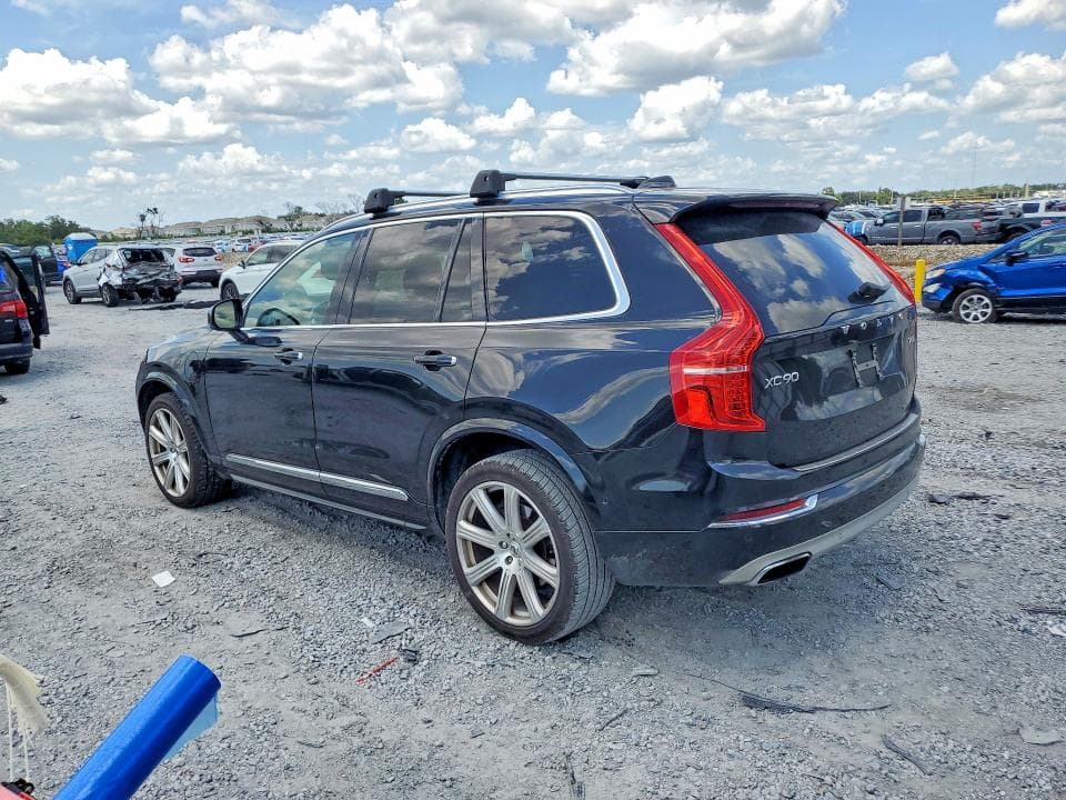 2017 VOLVO XC90 T8 2