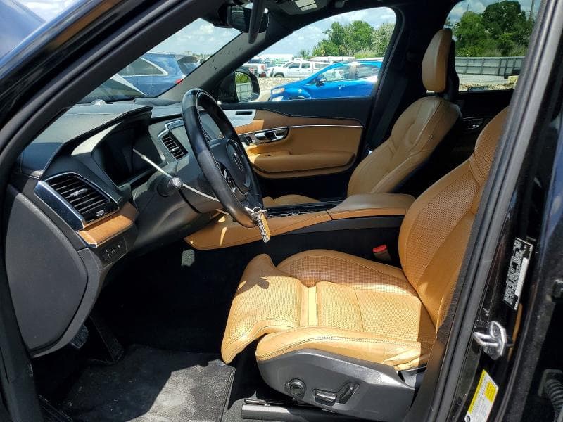 2017 VOLVO XC90 T8 7