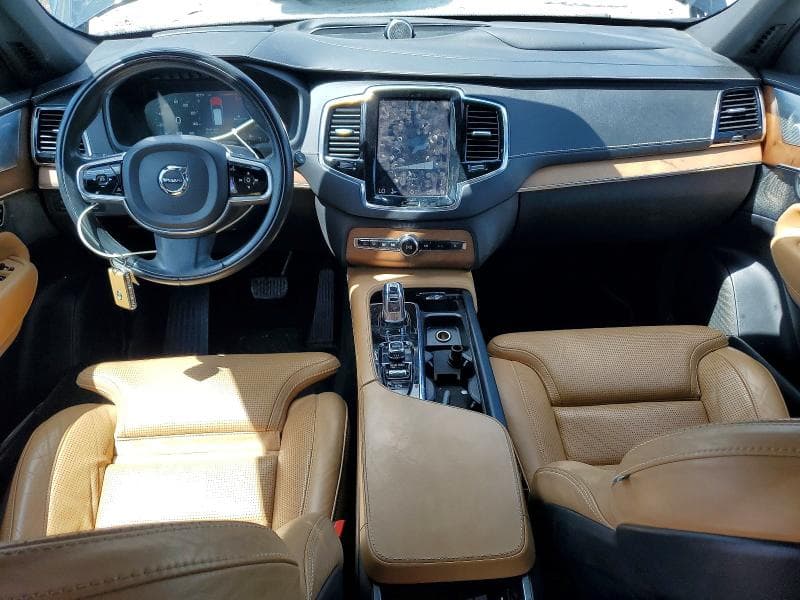 2017 VOLVO XC90 T8 8