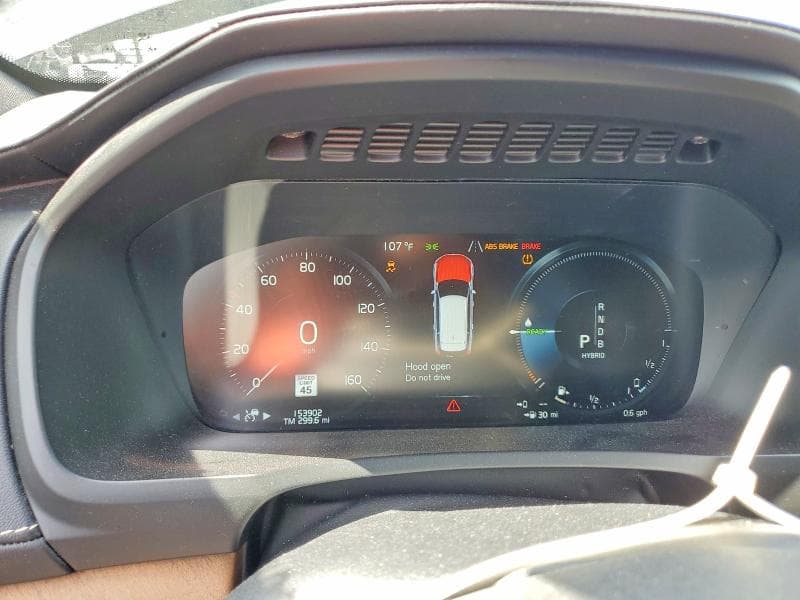2017 VOLVO XC90 T8 9