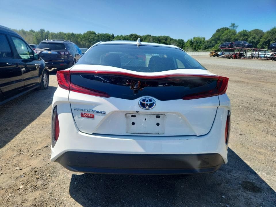 2021 TOYOTA PRIUS PRIME LE 6