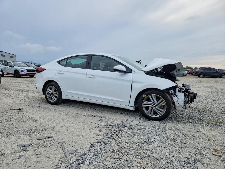 2020 HYUNDAI ELANTRA SEL 4