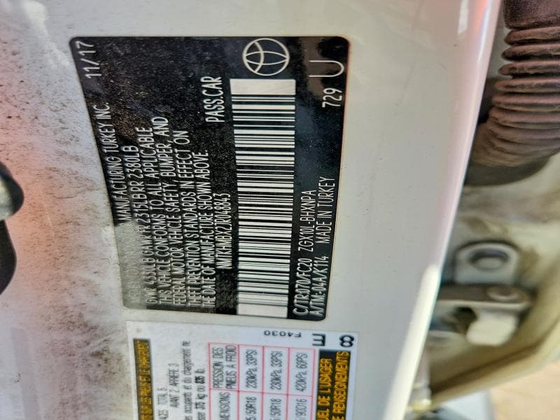 2018 TOYOTA C-HR XLE 12