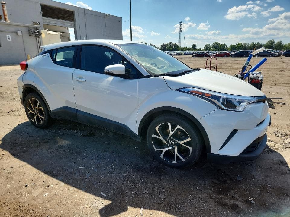 2018 TOYOTA C-HR XLE 4