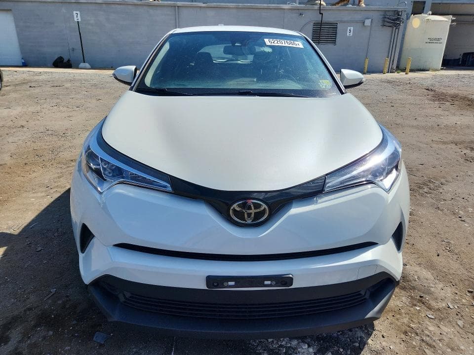 2018 TOYOTA C-HR XLE 5