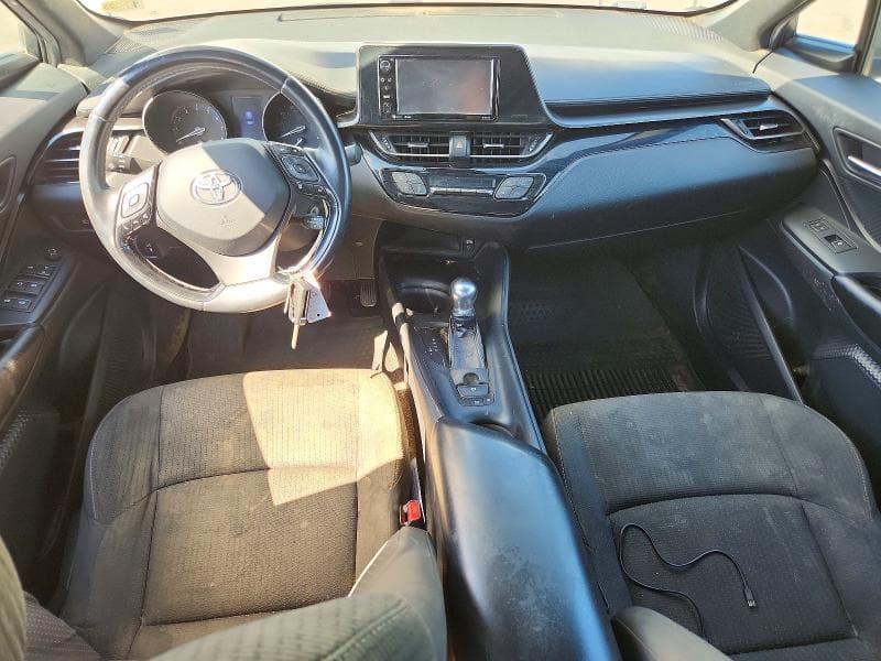 2018 TOYOTA C-HR XLE 8