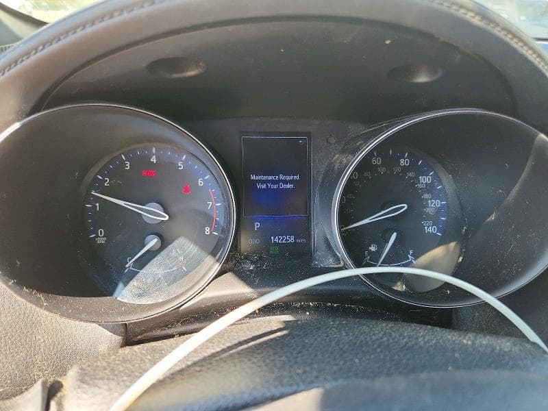 2018 TOYOTA C-HR XLE 9