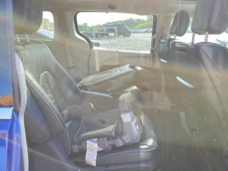 2018 CHRYSLER PACIFICA HYBRID LIMITED 11