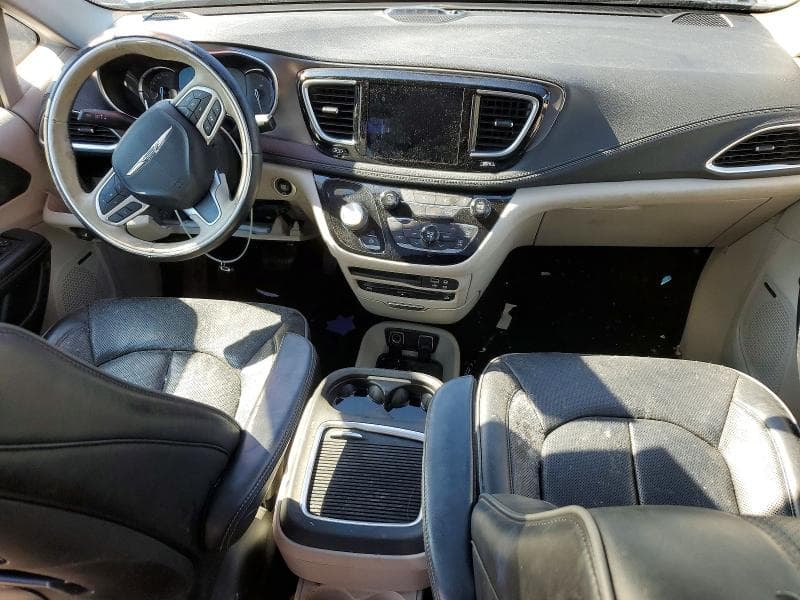 2018 CHRYSLER PACIFICA HYBRID LIMITED 8