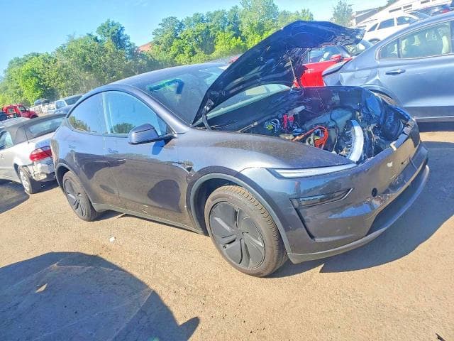 2026 TESLA MODEL Y 4