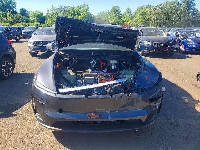 2026 TESLA MODEL Y 5