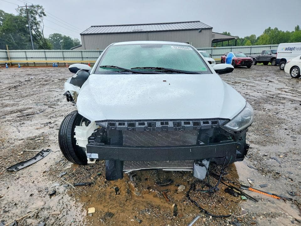 2017 HYUNDAI ELANTRA SE 5