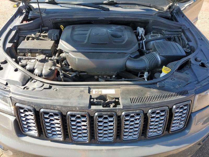 2020 JEEP GRAND CHEROKEE LAREDO 12