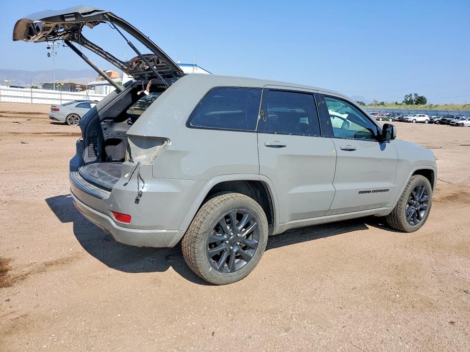 2020 JEEP GRAND CHEROKEE LAREDO 3