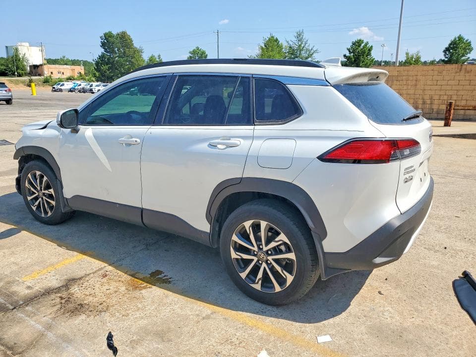 2024 TOYOTA COROLLA CROSS XLE 2