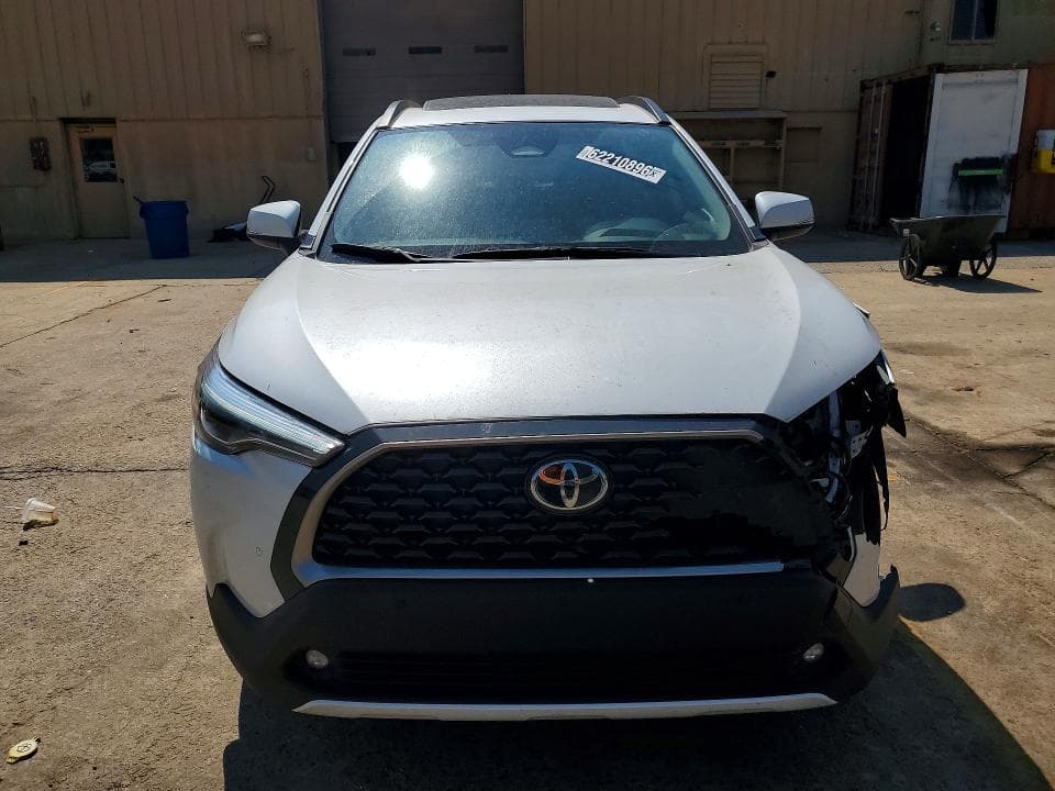 2024 TOYOTA COROLLA CROSS XLE 5