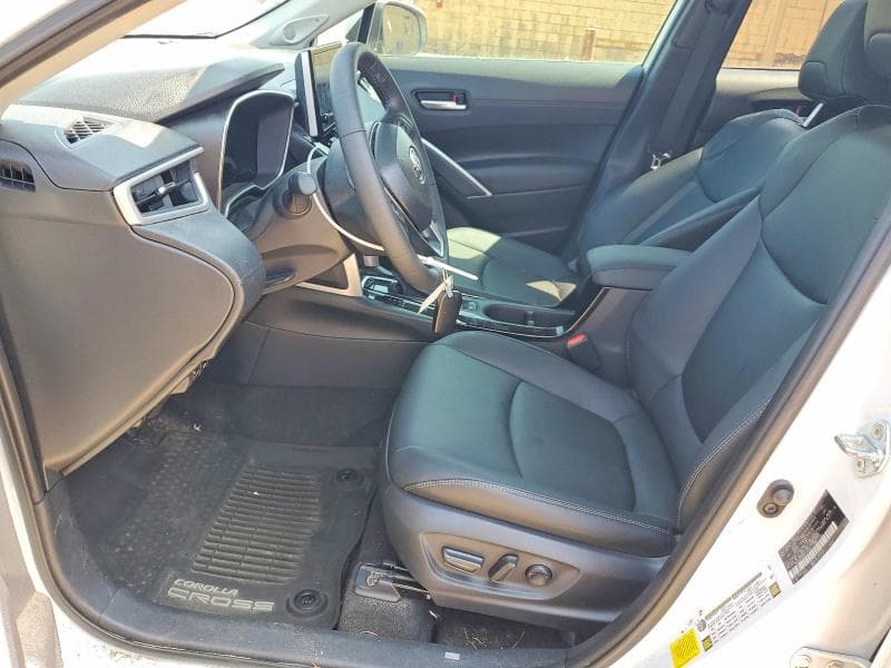 2024 TOYOTA COROLLA CROSS XLE 7