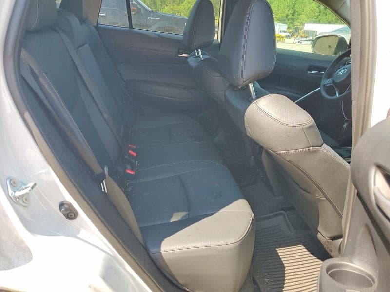 2024 TOYOTA COROLLA CROSS XLE 10