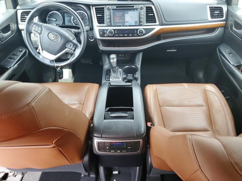 2017 TOYOTA HIGHLANDER LIMITED 8