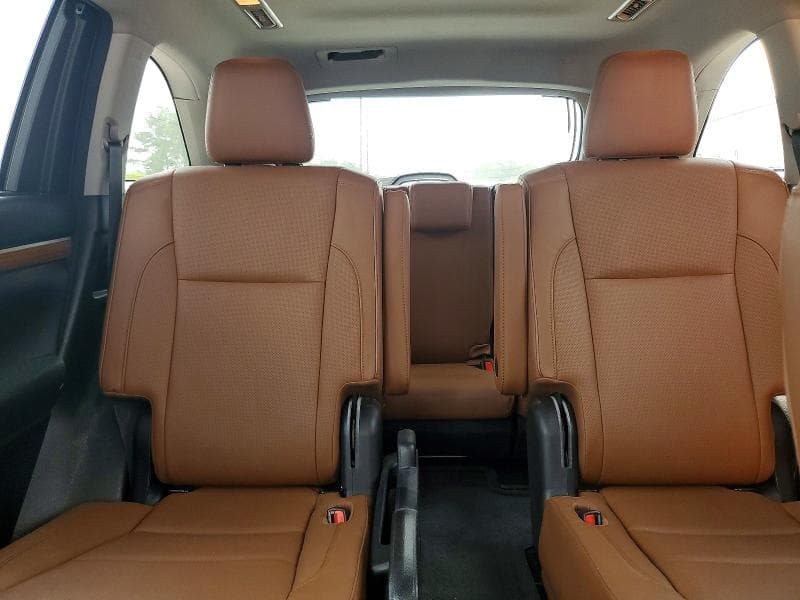 2017 TOYOTA HIGHLANDER LIMITED 10