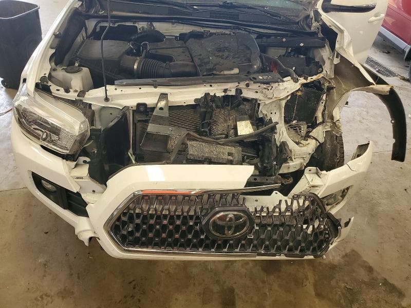 2019 TOYOTA TACOMA TRD OFF-ROAD 11