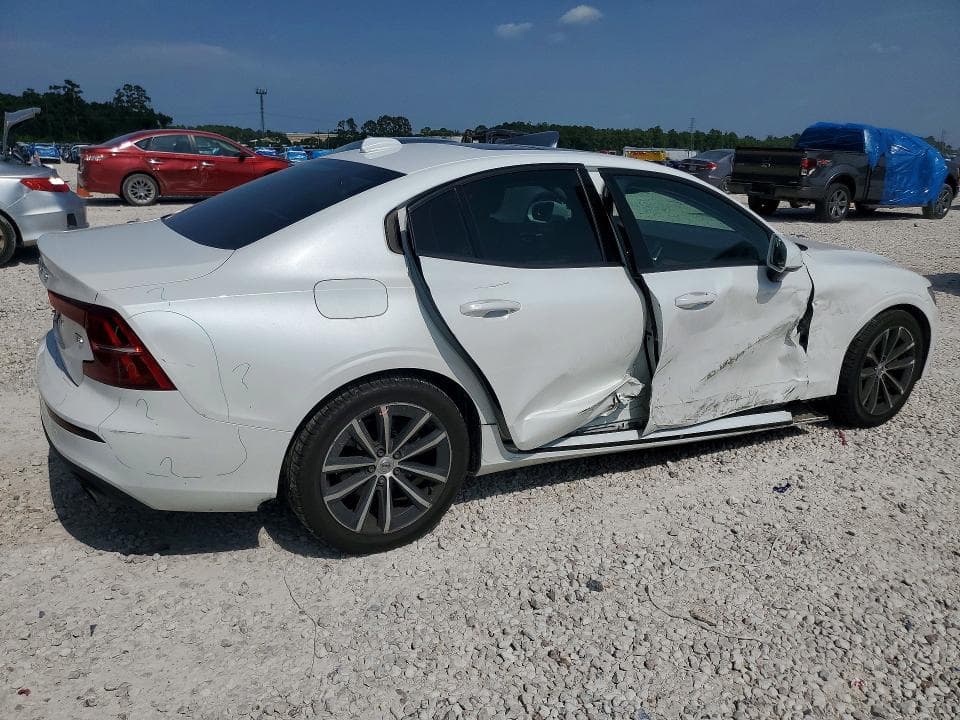 2021 VOLVO S60 T5 MOMENTUM 3