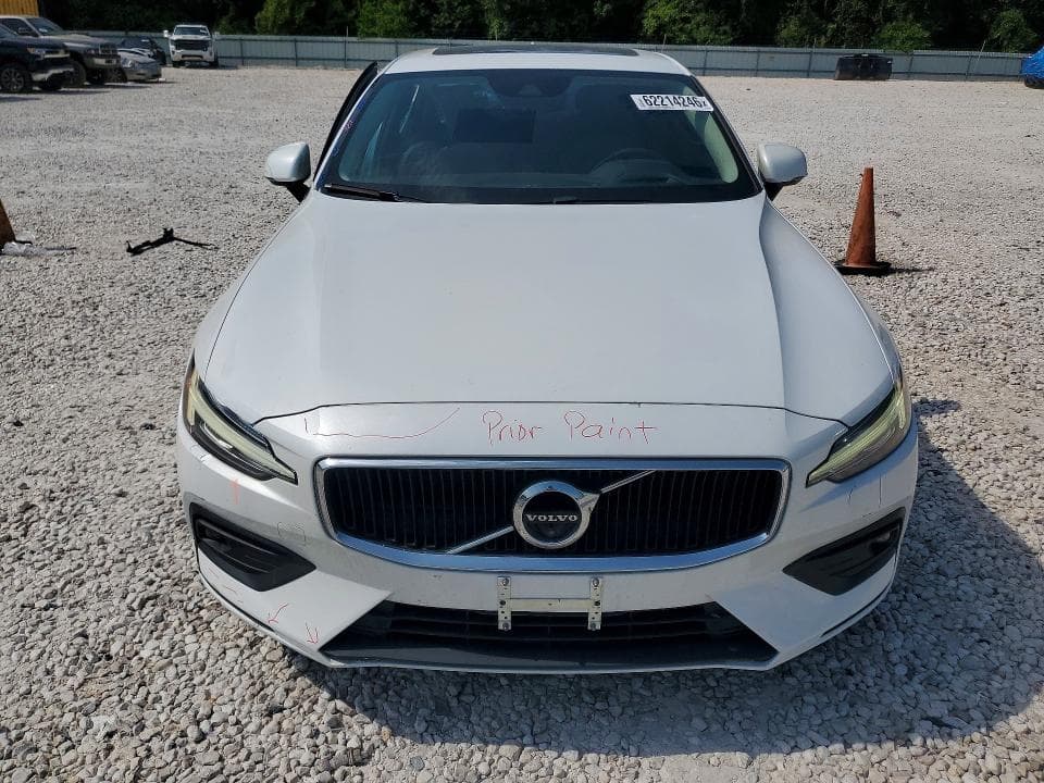 2021 VOLVO S60 T5 MOMENTUM 5