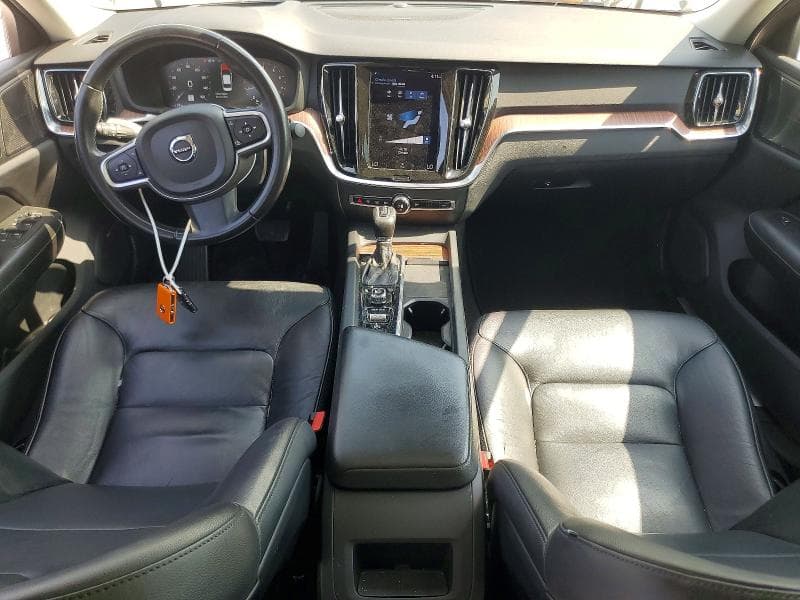 2021 VOLVO S60 T5 MOMENTUM 8