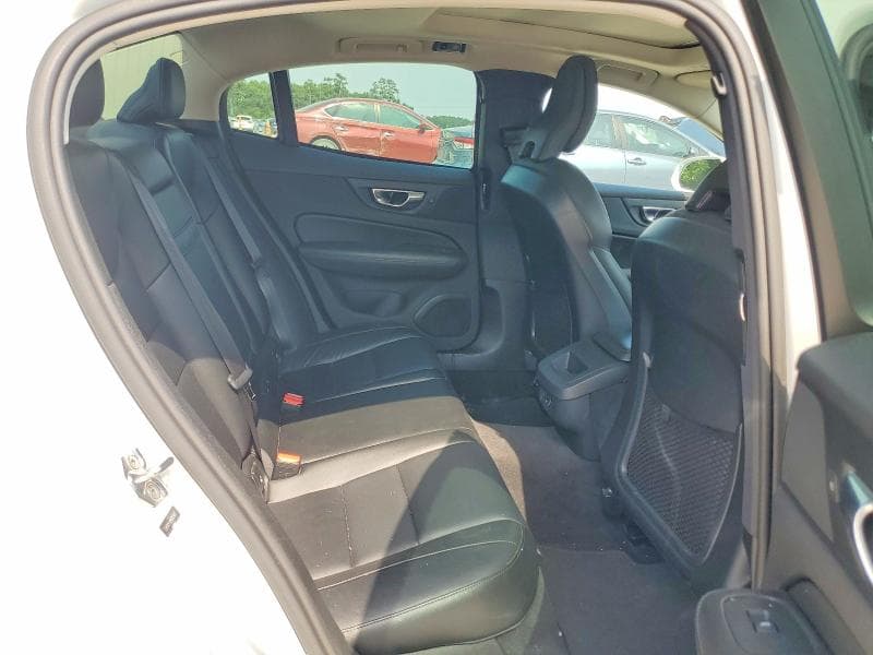 2021 VOLVO S60 T5 MOMENTUM 10