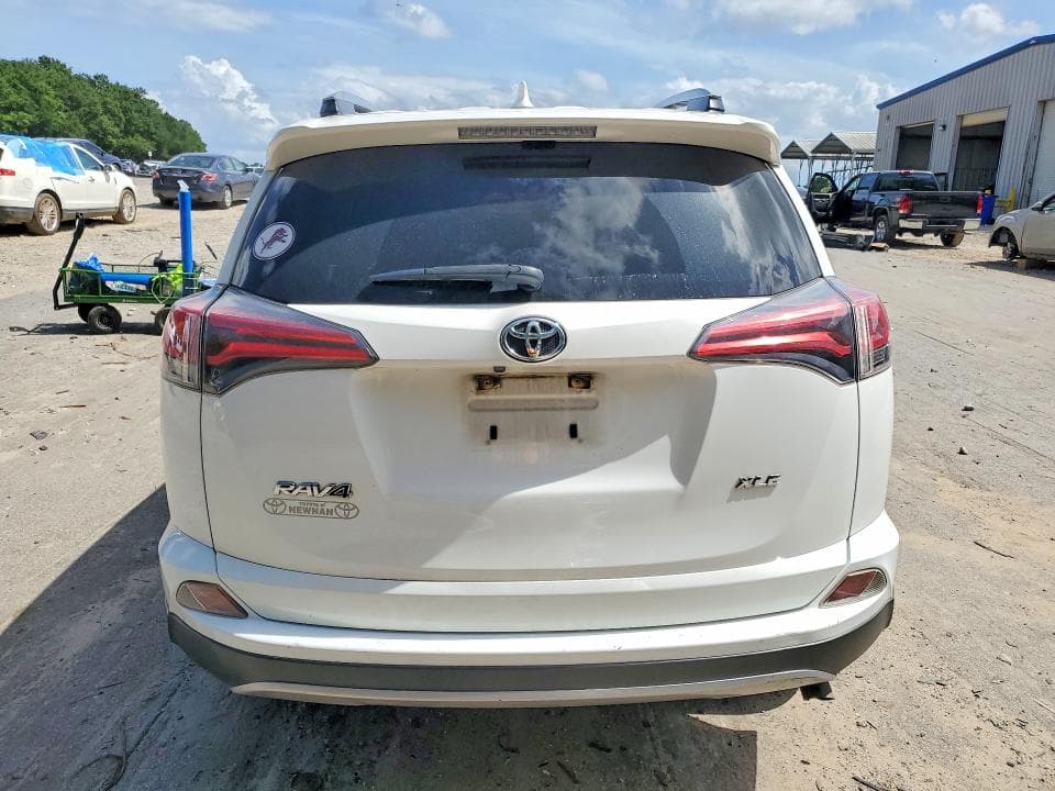 2018 TOYOTA RAV4 XLE 6