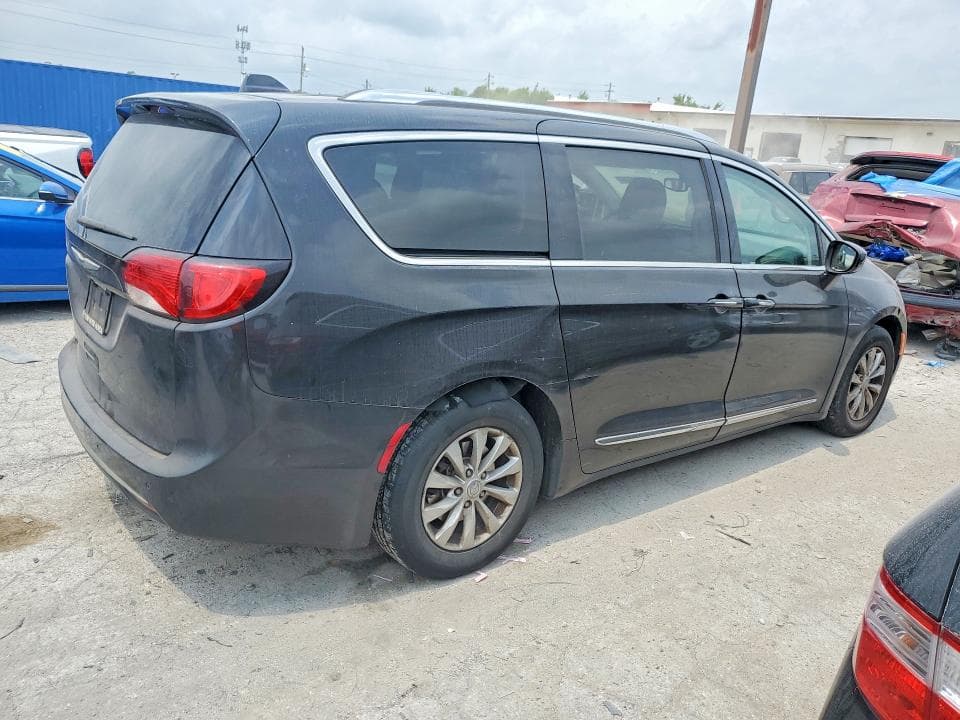2018 CHRYSLER PACIFICA TOURING L 3
