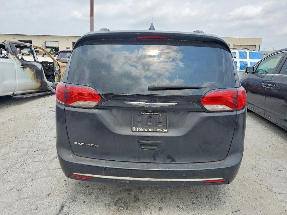 2018 CHRYSLER PACIFICA TOURING L 6