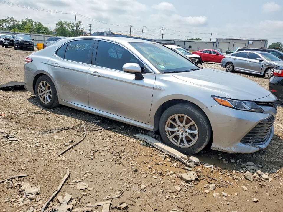 2018 TOYOTA CAMRY LE 4
