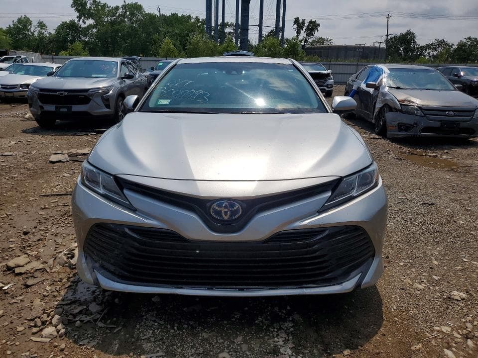 2018 TOYOTA CAMRY LE 5