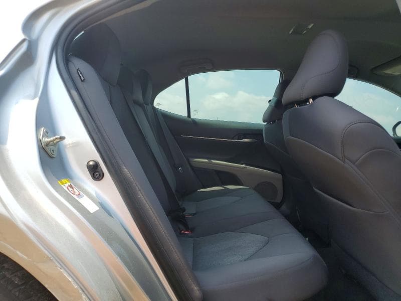 2018 TOYOTA CAMRY LE 10