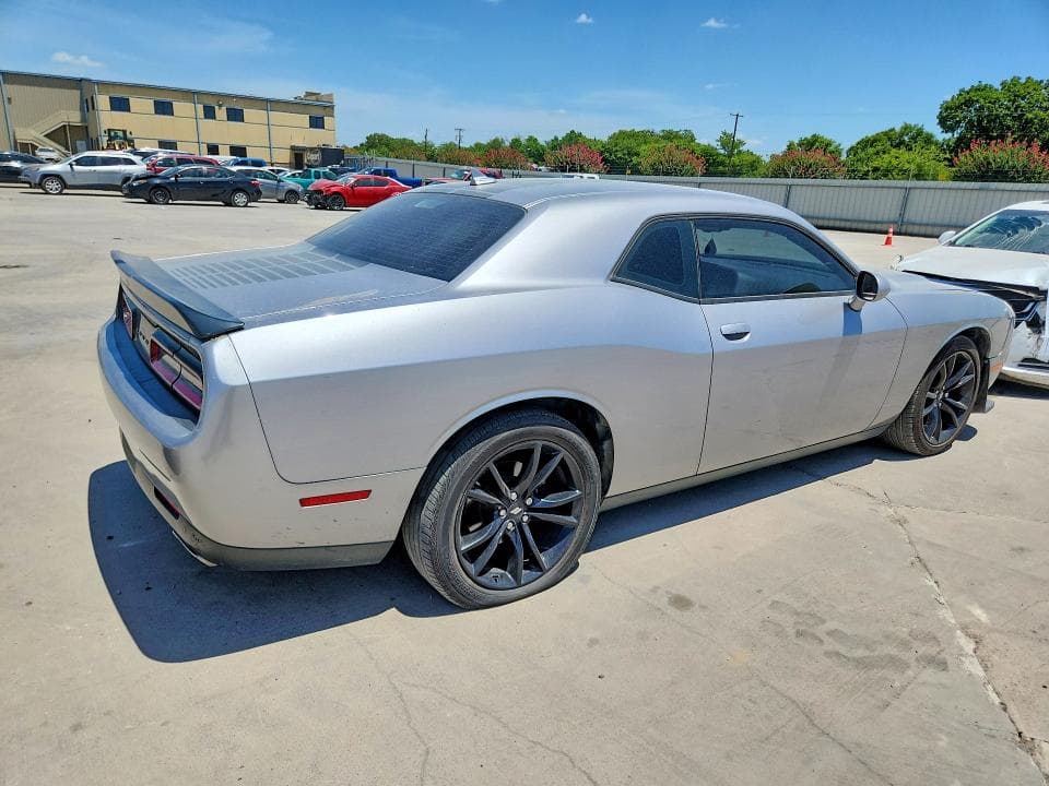 2017 DODGE CHALLENGER SXT 3
