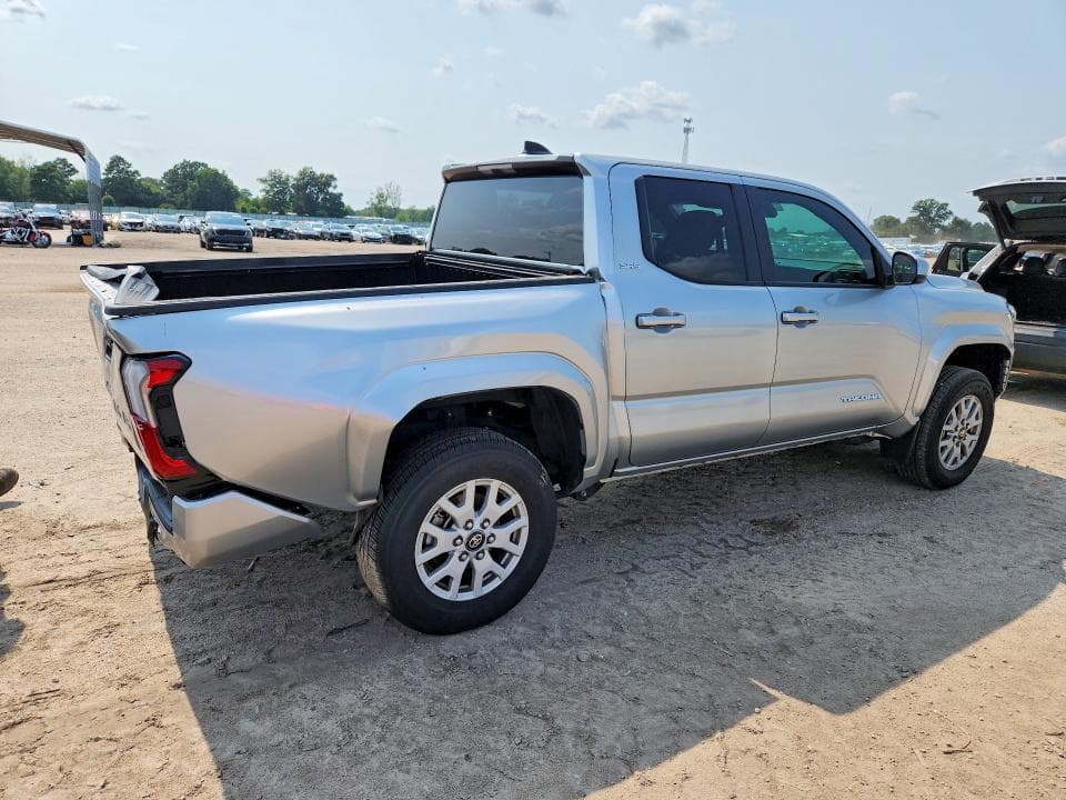 2024 TOYOTA TACOMA SR5 3