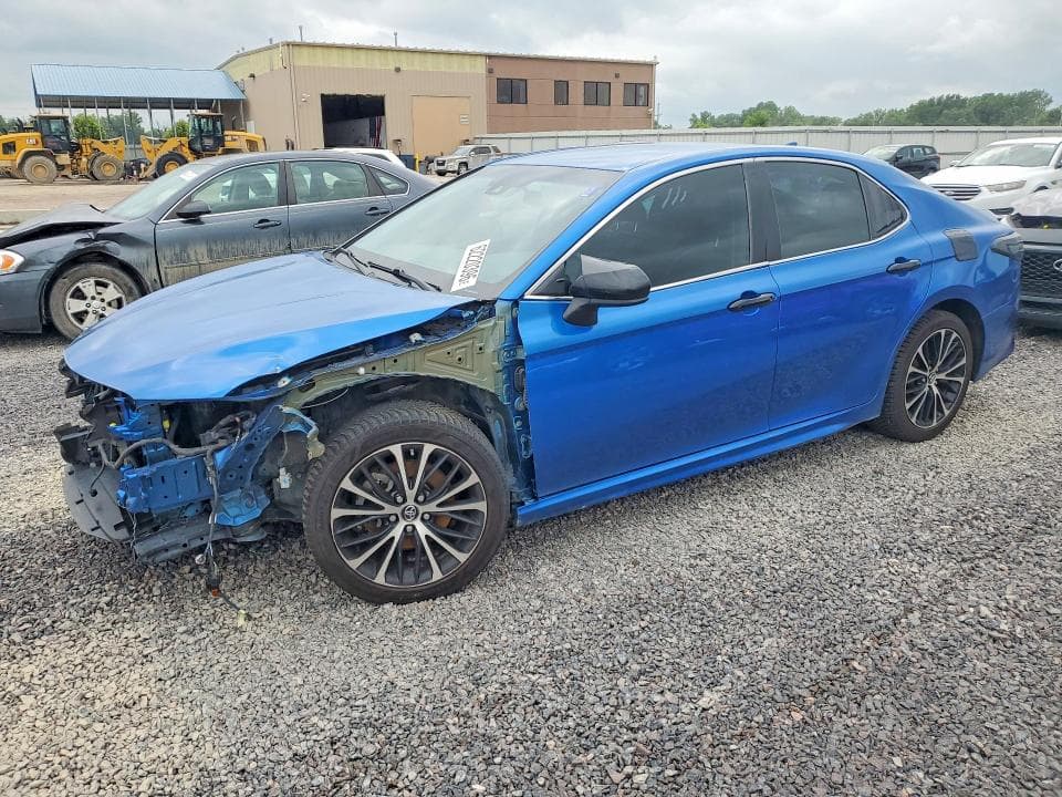 2019 TOYOTA CAMRY SE - 1