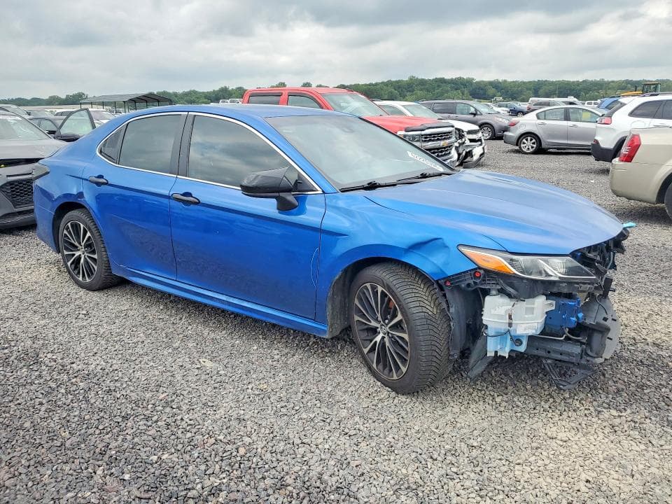 2019 TOYOTA CAMRY SE 4