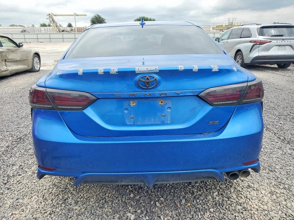 2019 TOYOTA CAMRY SE 6