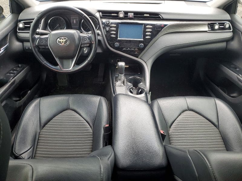 2019 TOYOTA CAMRY SE 8