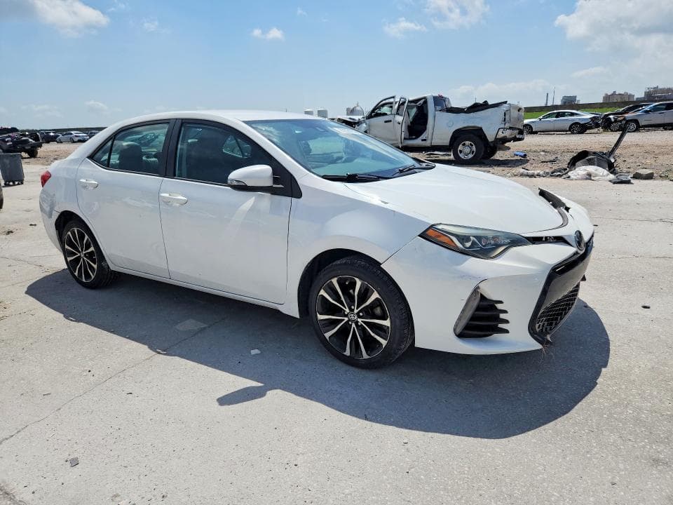 2017 TOYOTA COROLLA SE 4