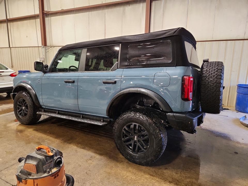 2023 FORD BRONCO BASE 2