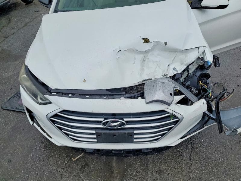 2017 HYUNDAI ELANTRA SE 11