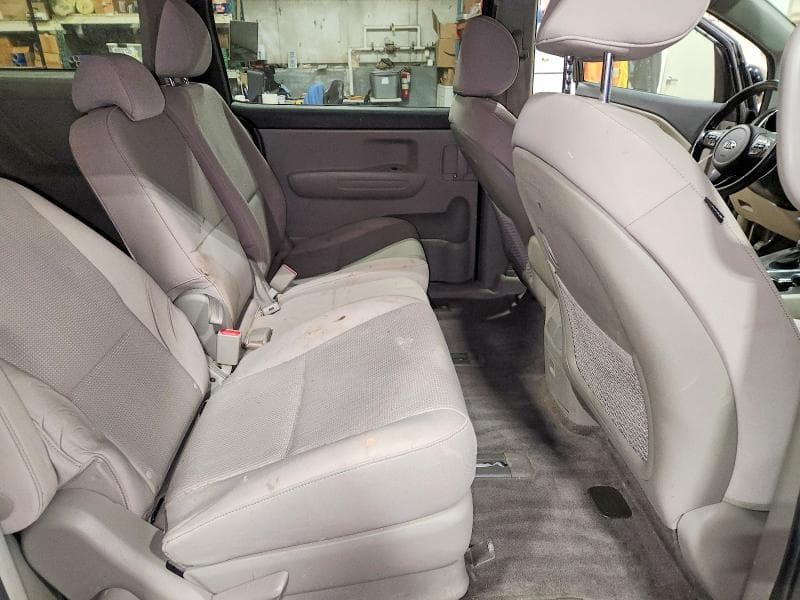 2021 KIA SEDONA LX 11