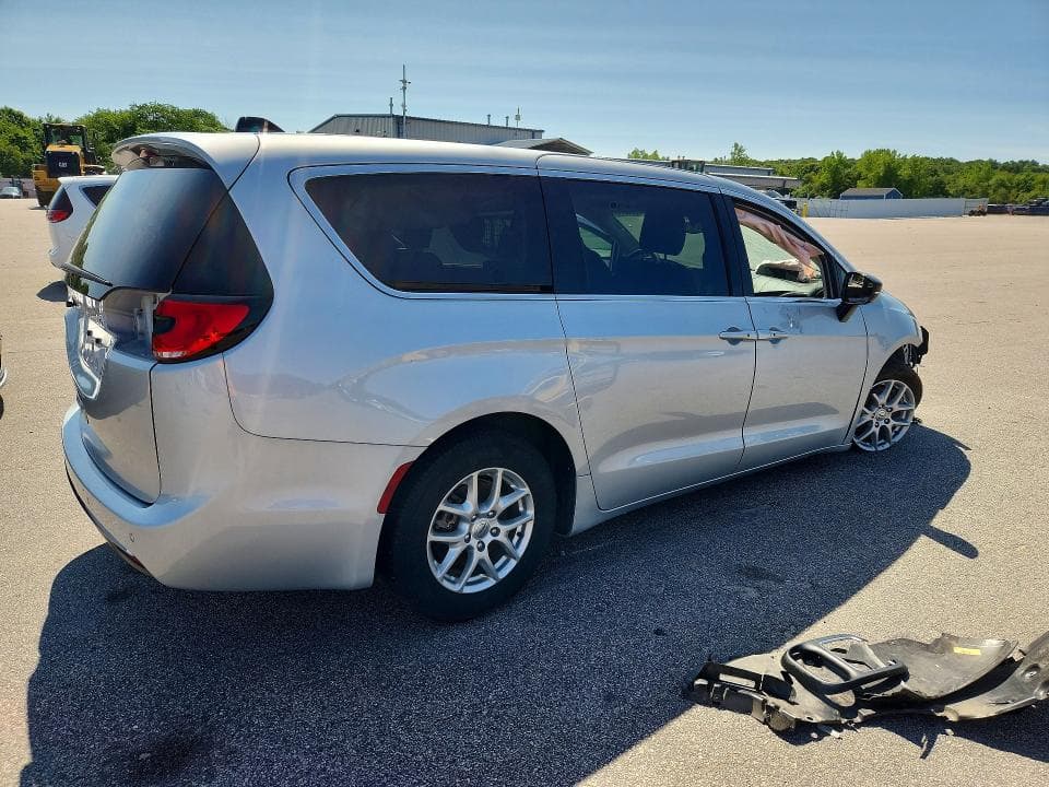 2024 CHRYSLER PACIFICA TOURING L 3