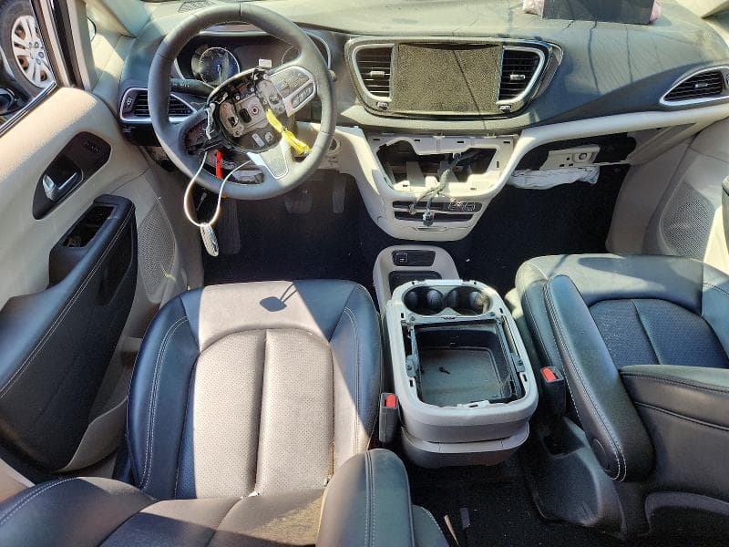 2024 CHRYSLER PACIFICA TOURING L 8