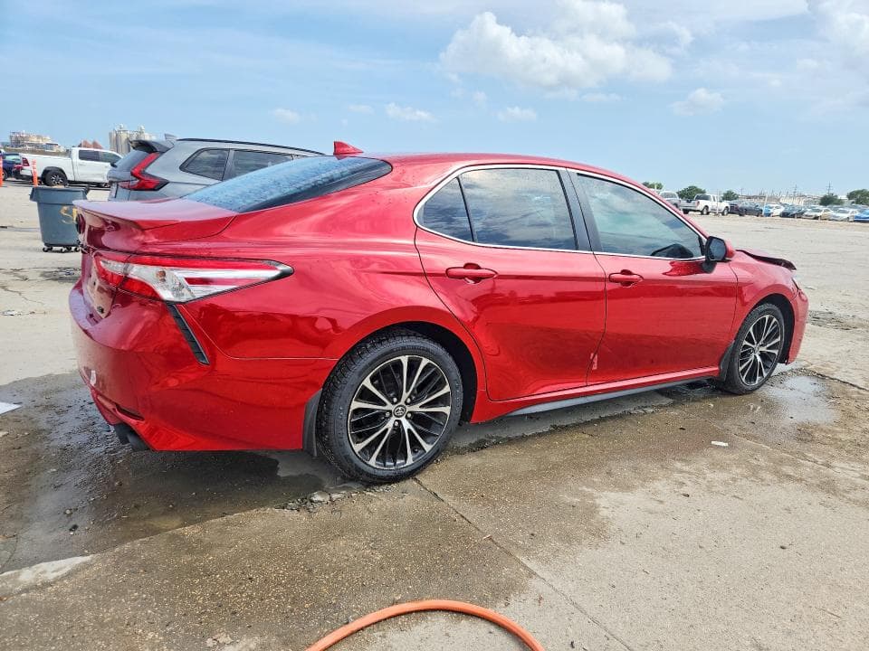 2020 TOYOTA CAMRY SE 3